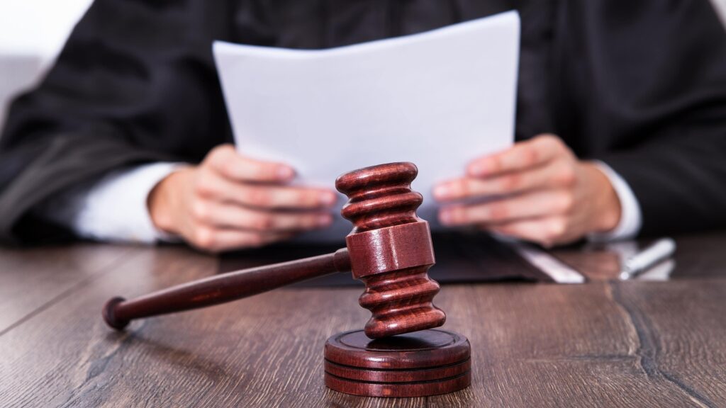 Адвокат по стягненню боргів