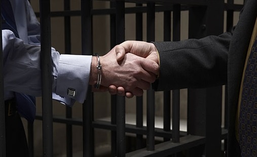 Допомога адвоката по кримінальним справам