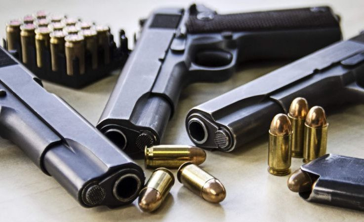 Адвокат 263 ККУ Носіння, незаконне зберігання зброї, збут вогнепальної зброї